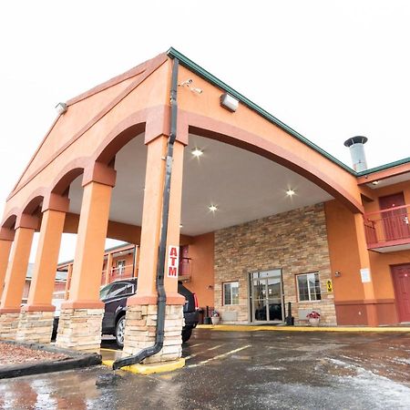 Budget Host Inn 萨莱纳 外观 照片