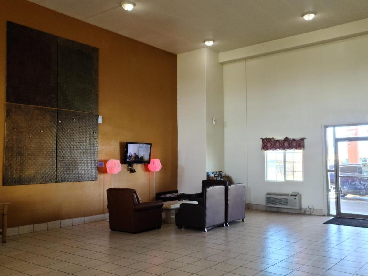 Budget Host Inn 萨莱纳 外观 照片
