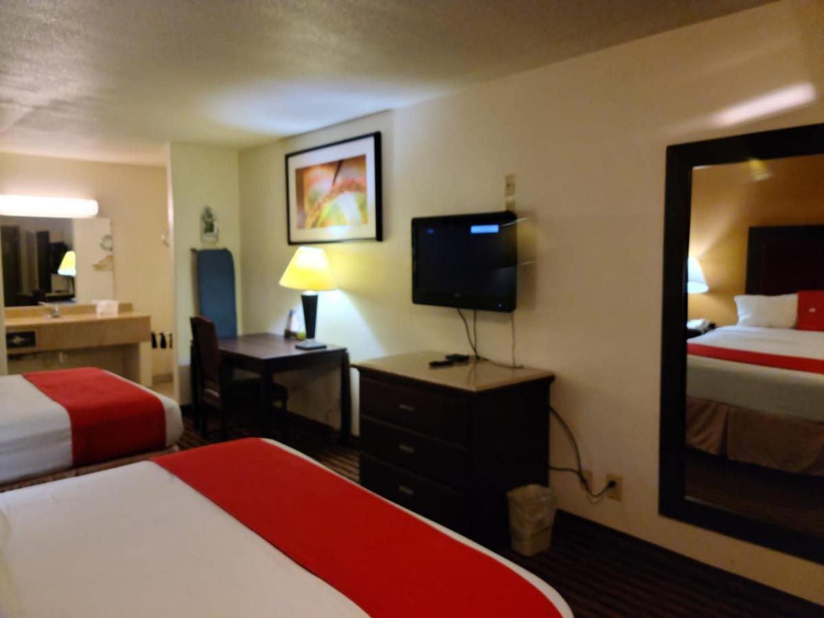 Budget Host Inn 萨莱纳 外观 照片
