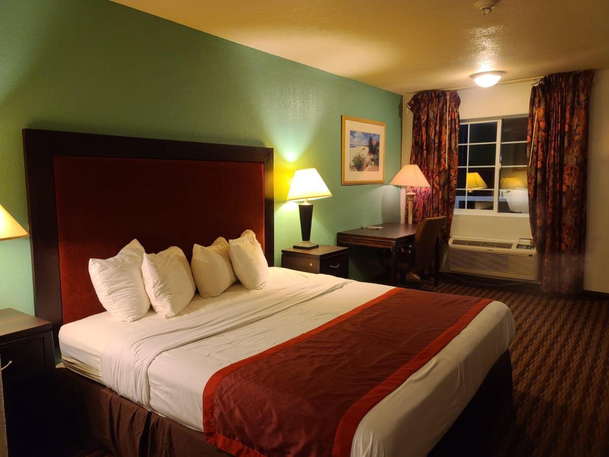 Budget Host Inn 萨莱纳 外观 照片