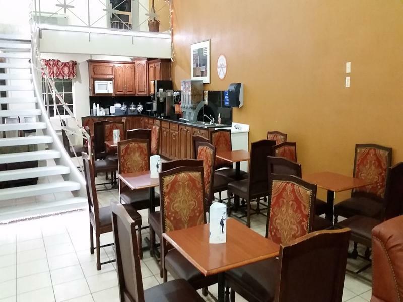 Budget Host Inn 萨莱纳 外观 照片