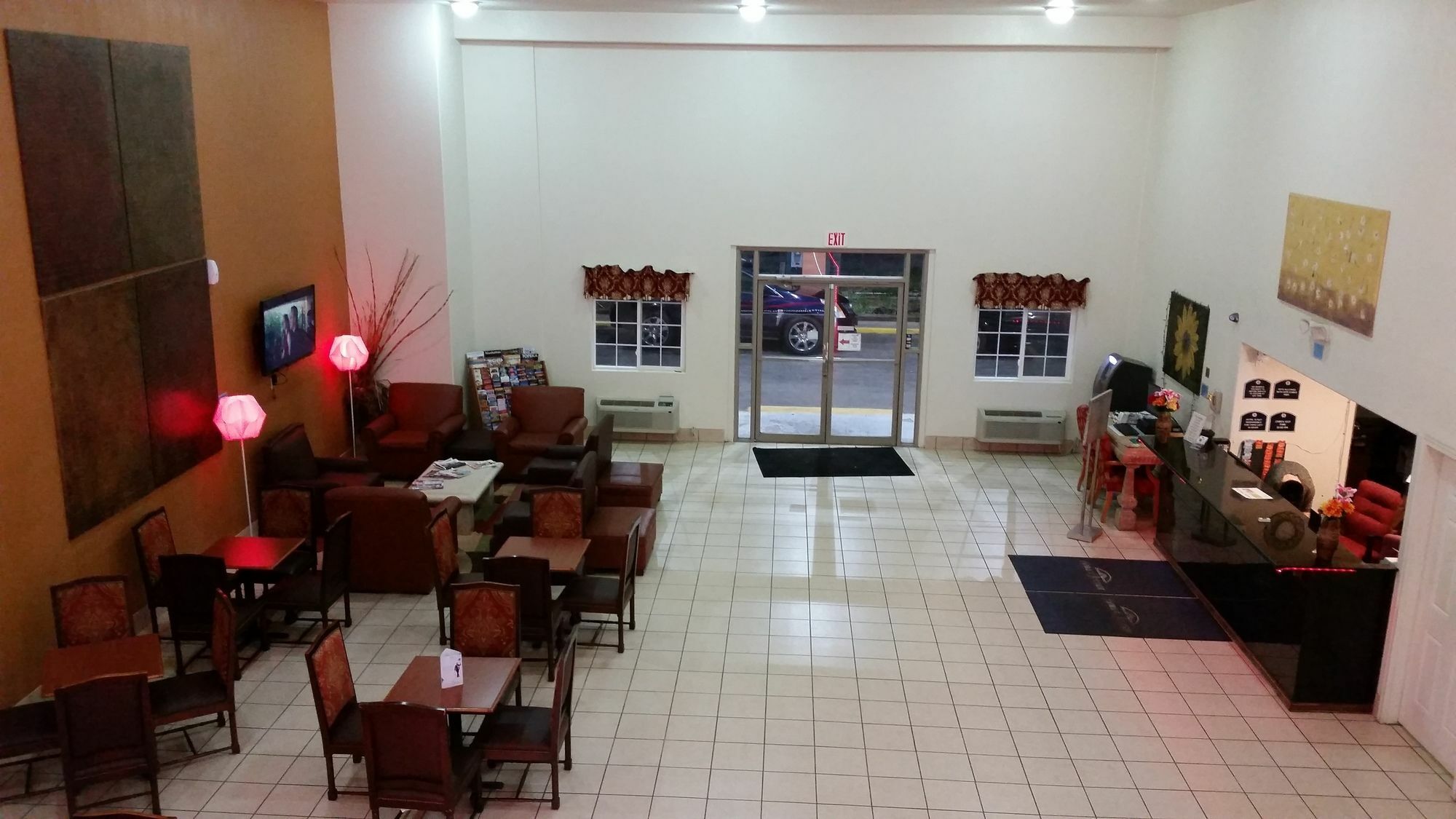 Budget Host Inn 萨莱纳 外观 照片
